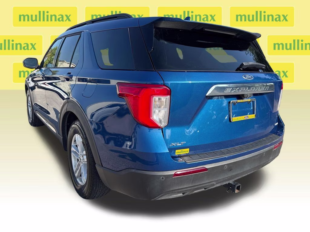 2020 Atlas Blue Metallic Ford Explorer XLT RWD SUV