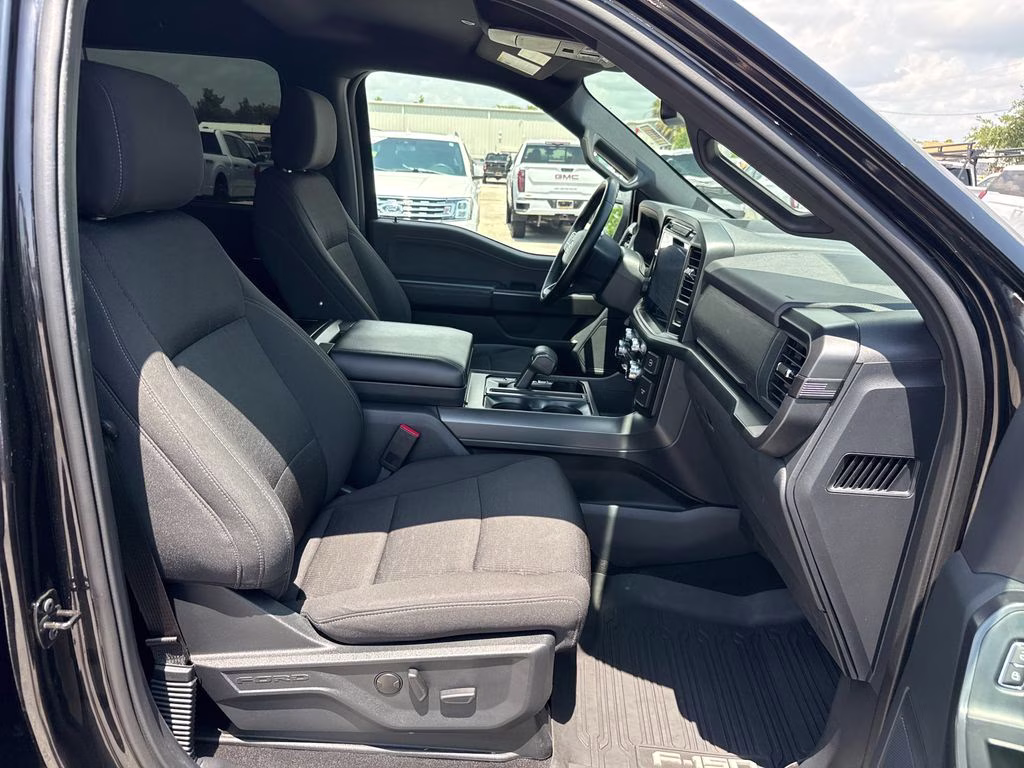 2024 Agate Black Metallic Ford F-150 XLT 4X4 Truck