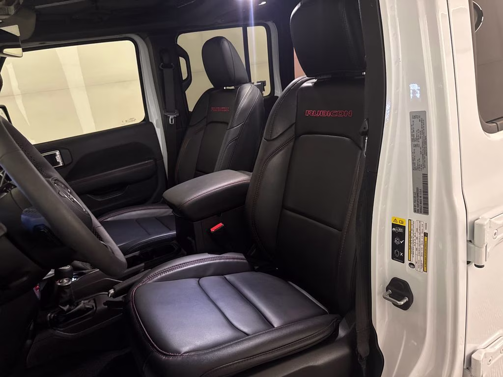 2025 Bright White Clearcoat Jeep Wrangler Rubicon 4X4 SUV