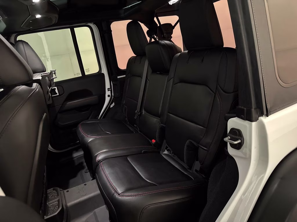 2025 Bright White Clearcoat Jeep Wrangler Rubicon 4X4 SUV