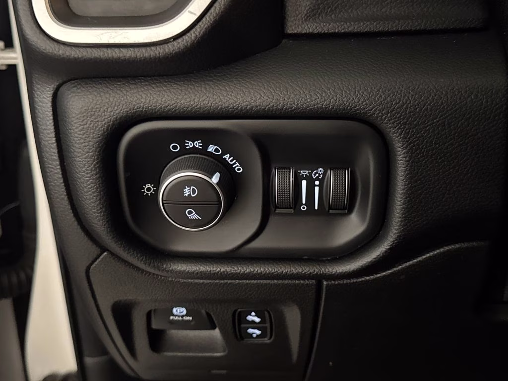 2019 Bright White Clearcoat Ram 1500 Big Horn/Lone Star RWD Truck