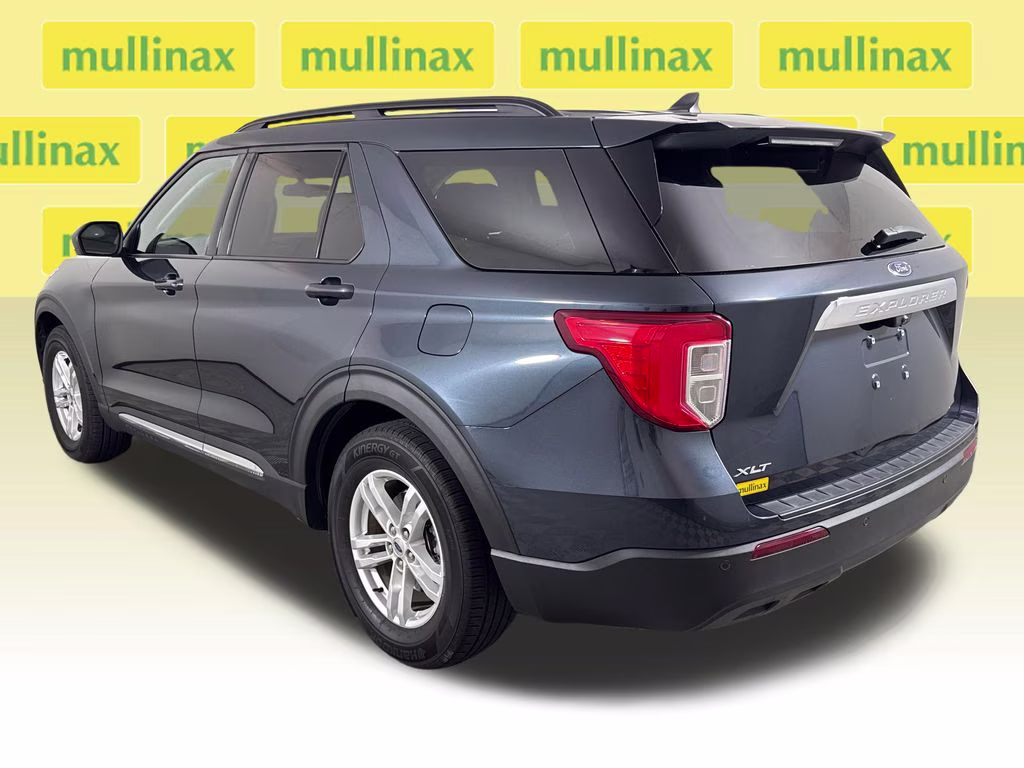 2022 Blue Metallic Ford Explorer XLT RWD SUV