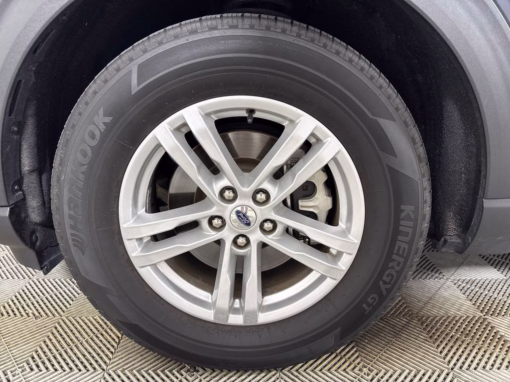 2022 Blue Metallic Ford Explorer XLT RWD SUV