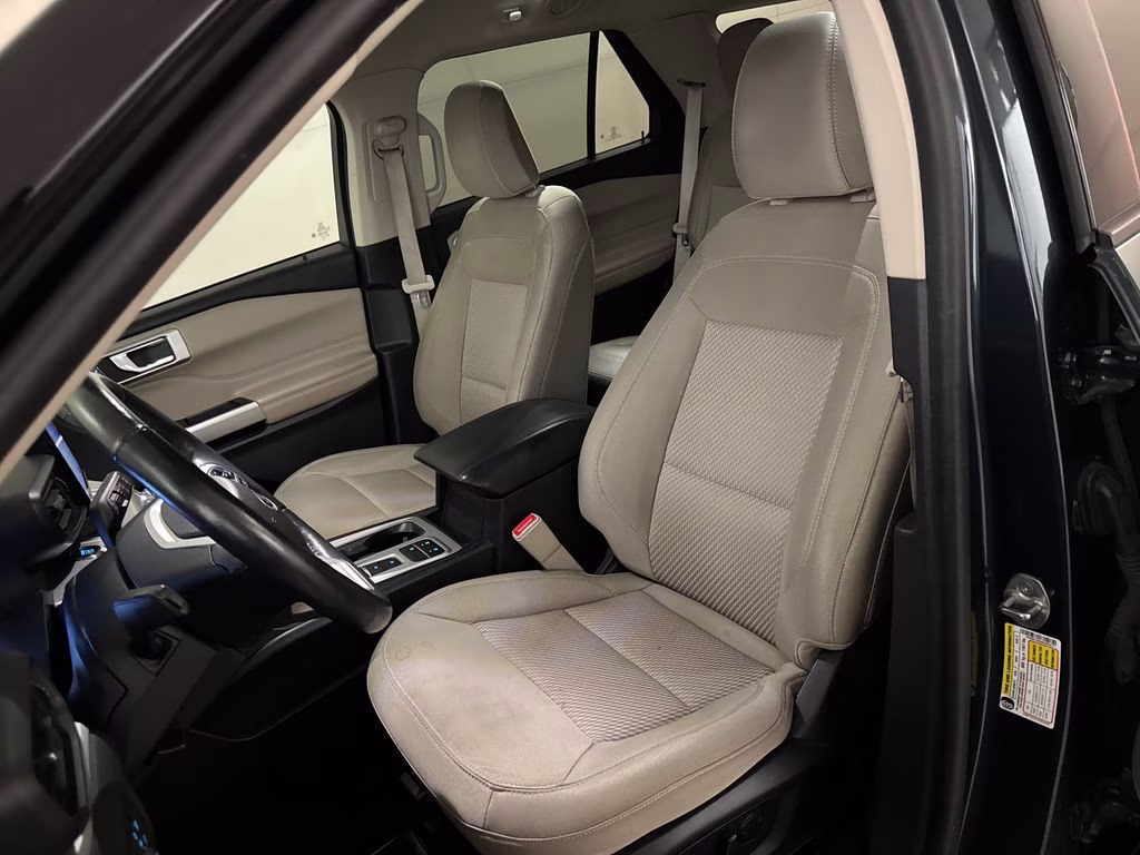 2022 Blue Metallic Ford Explorer XLT RWD SUV