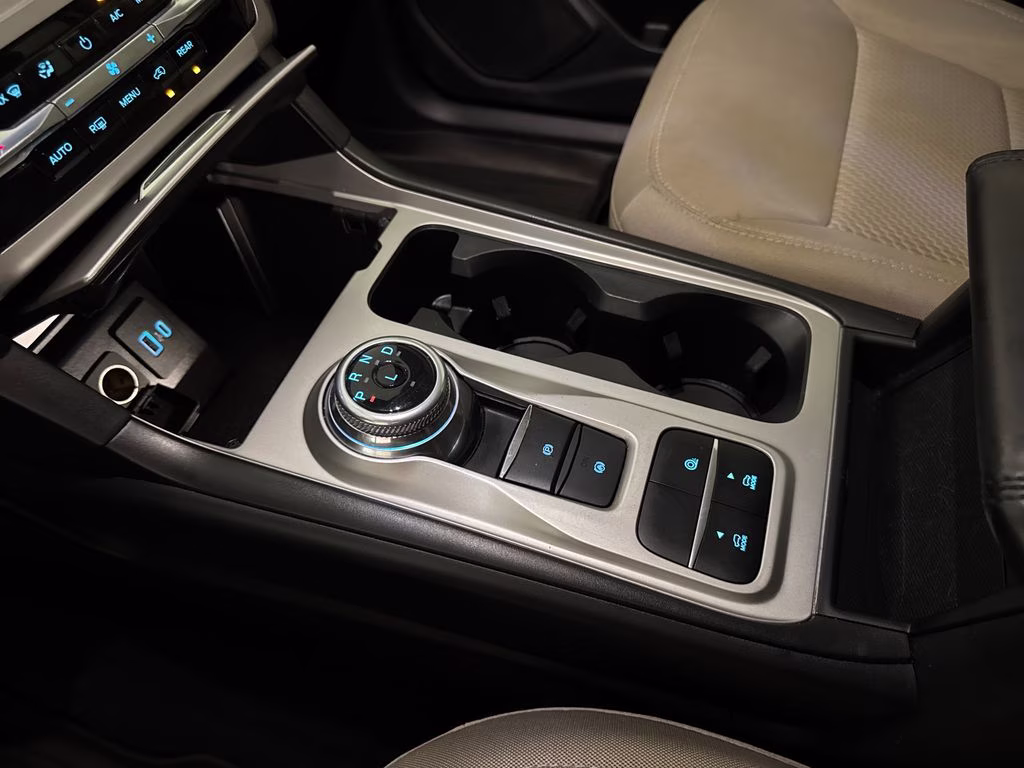 2022 Blue Metallic Ford Explorer XLT RWD SUV