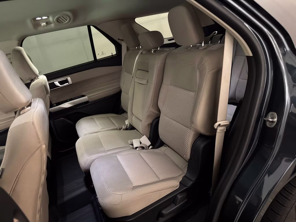2022 Blue Metallic Ford Explorer XLT RWD SUV
