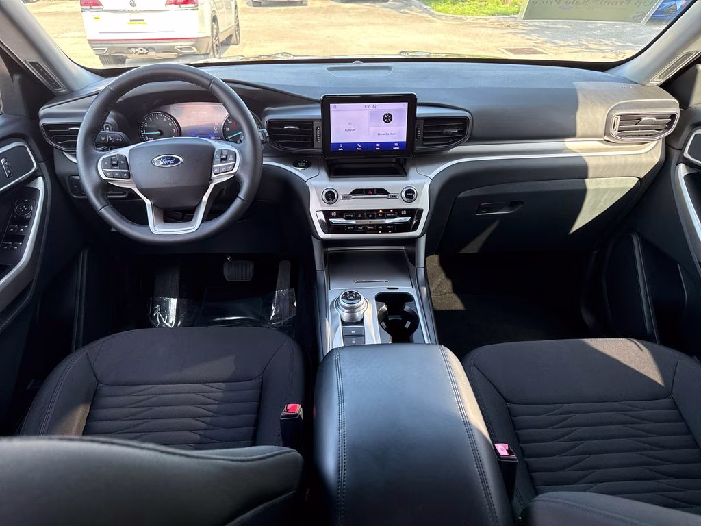 2020 Atlas Blue Metallic Ford Explorer XLT RWD SUV