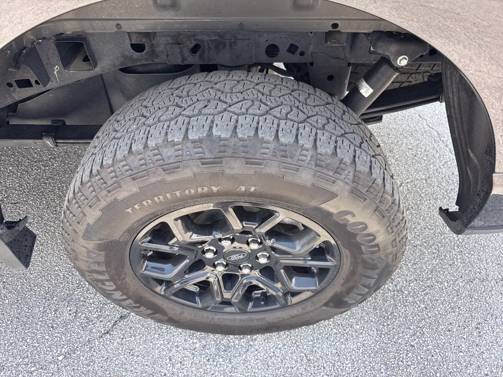 2024 Agate Black Metallic Ford F-150 XLT 4X4 Truck