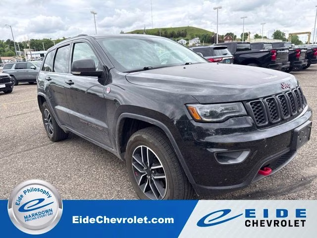 2020 Diamond Black Crystal Pearlcoat Jeep Grand Cherokee Trailhawk 4X4 SUV