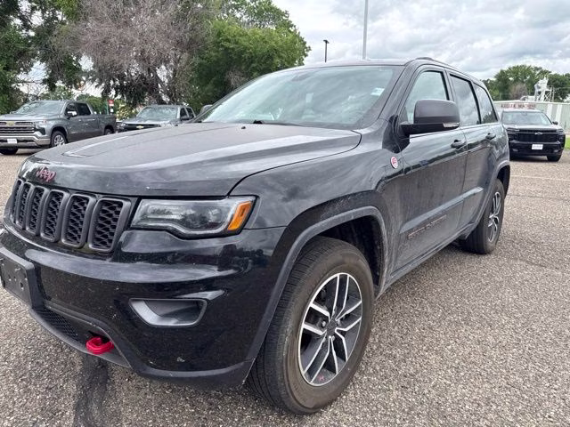 2020 Diamond Black Crystal Pearlcoat Jeep Grand Cherokee Trailhawk 4X4 SUV
