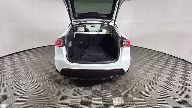 2022 Pearl White Multi-Coat Tesla Model Y Long Range AWD SUV