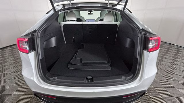 2022 Pearl White Multi-Coat Tesla Model Y Long Range AWD SUV