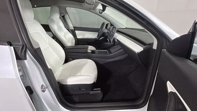 2022 Pearl White Multi-Coat Tesla Model Y Long Range AWD SUV