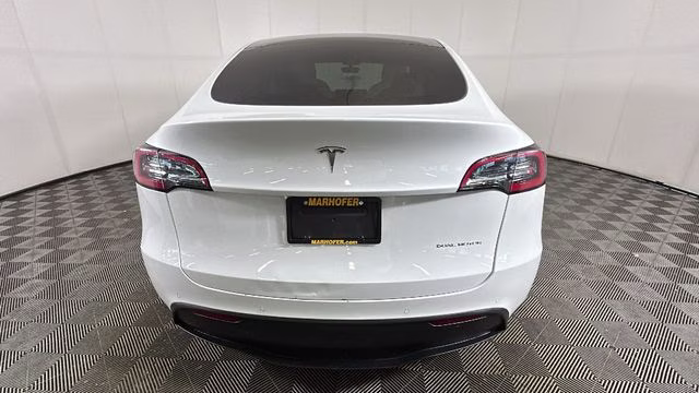 2022 Pearl White Multi-Coat Tesla Model Y Long Range AWD SUV