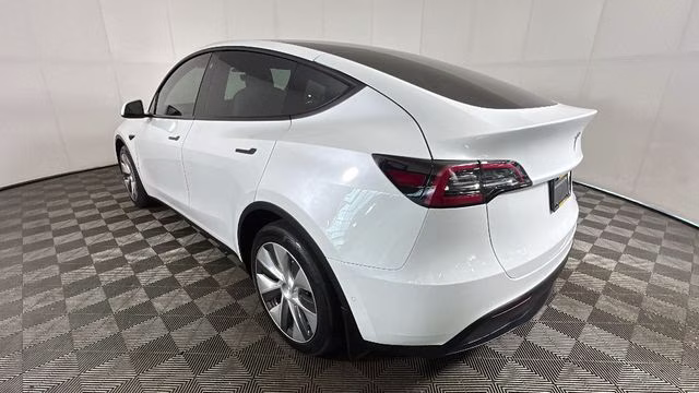 2022 Pearl White Multi-Coat Tesla Model Y Long Range AWD SUV
