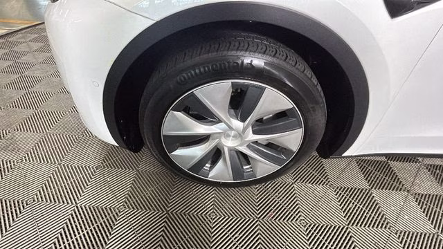 2022 Pearl White Multi-Coat Tesla Model Y Long Range AWD SUV