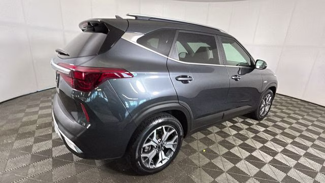 2022 Gravity Gray Kia Seltos EX AWD SUV