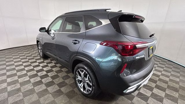 2022 Gravity Gray Kia Seltos EX AWD SUV