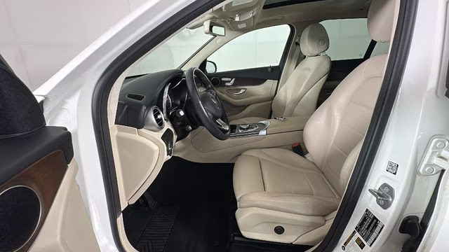 2019 Polar White Mercedes-Benz GLC GLC 300 AWD SUV