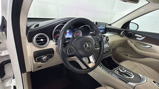 2019 Polar White Mercedes-Benz GLC GLC 300 AWD SUV
