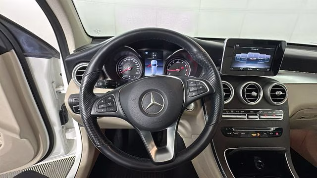 2019 Polar White Mercedes-Benz GLC GLC 300 AWD SUV
