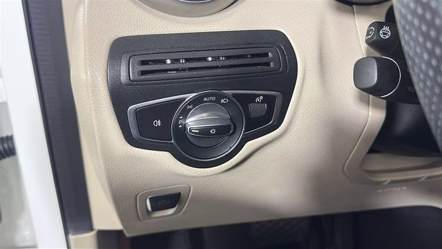 2019 Polar White Mercedes-Benz GLC GLC 300 AWD SUV