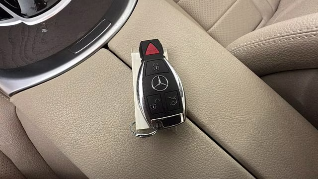 2019 Polar White Mercedes-Benz GLC GLC 300 AWD SUV