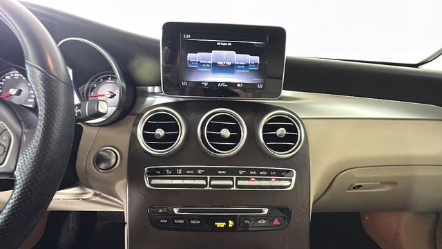 2019 Polar White Mercedes-Benz GLC GLC 300 AWD SUV