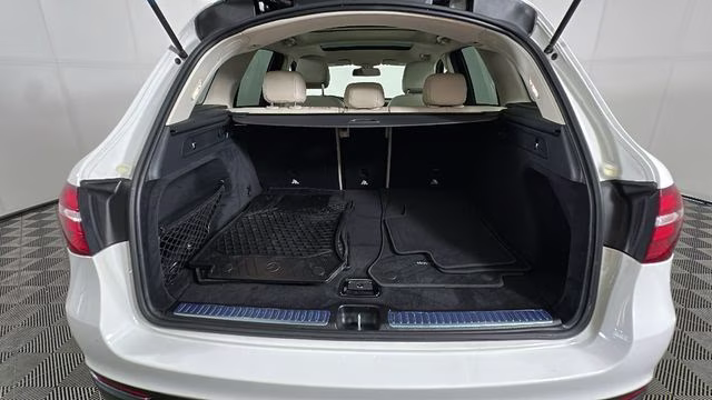 2019 Polar White Mercedes-Benz GLC GLC 300 AWD SUV