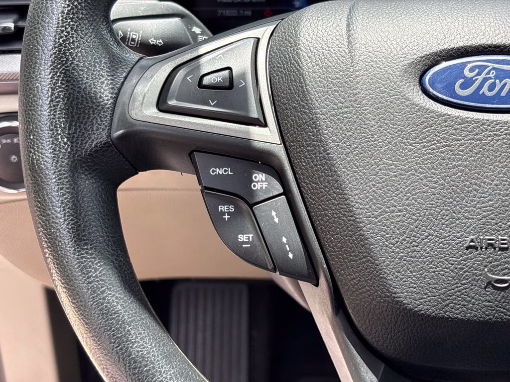 2020 White Platinum Clearcoat Metallic Ford Fusion Hybrid SE FWD Sedan