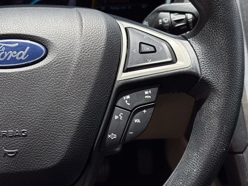 2020 White Platinum Clearcoat Metallic Ford Fusion Hybrid SE FWD Sedan