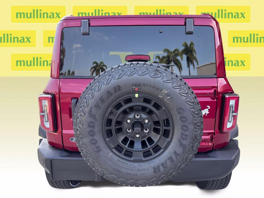 2026 Ruby Red Metallic Tinted Clearcoat Ford Bronco Outer Banks 4X4 SUV
