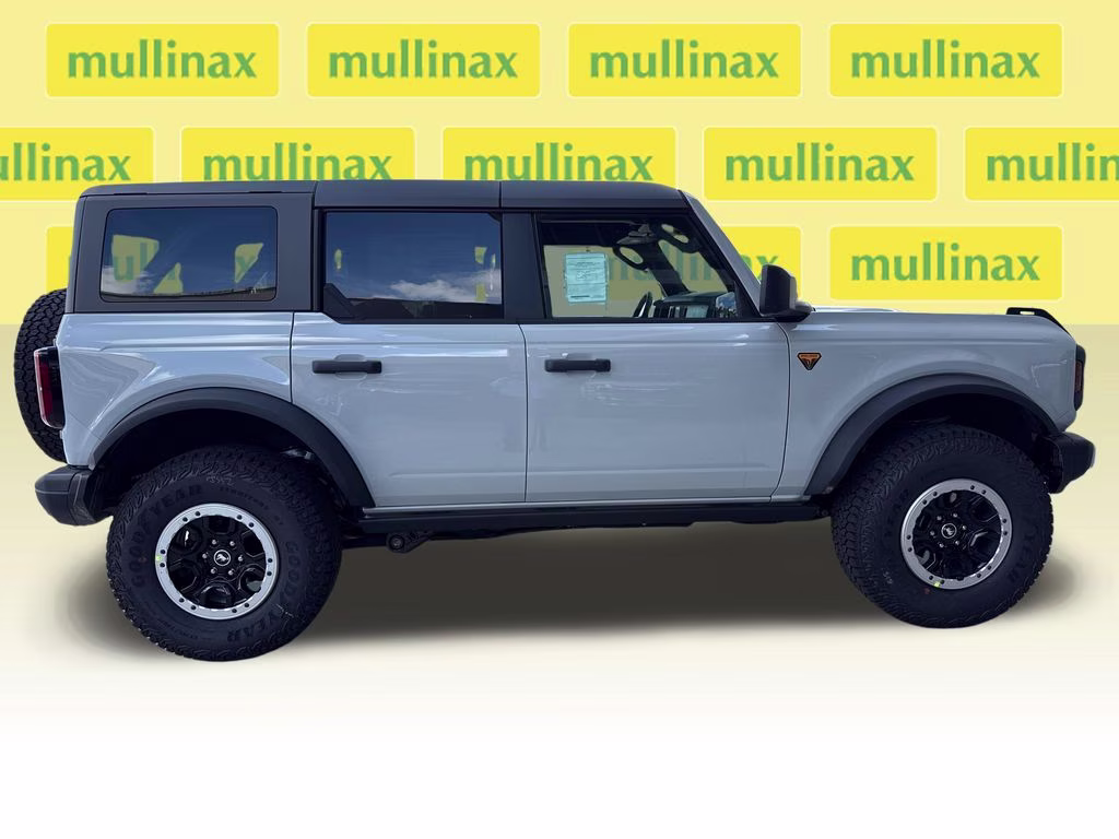 2026 Avalanche Gray Ford Bronco Badlands 4X4 SUV