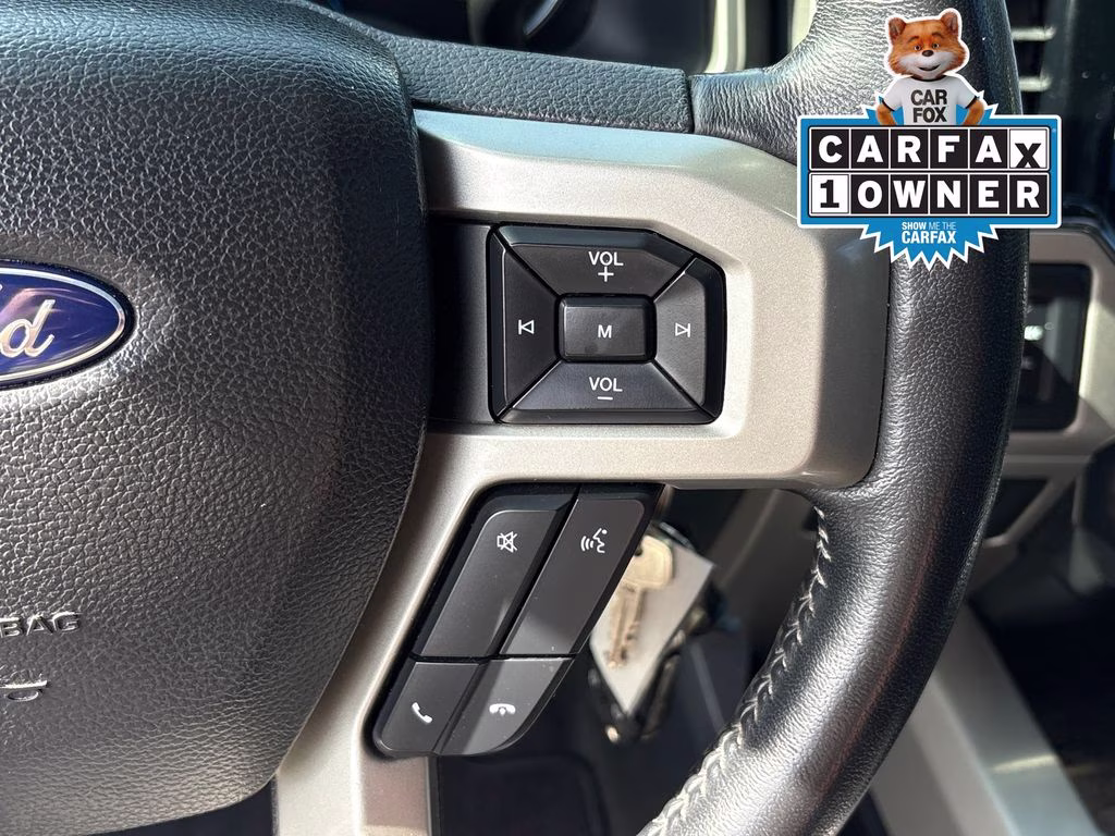2022 White Metallic Ford Super Duty F-250 SRW Lariat 4X4 Truck