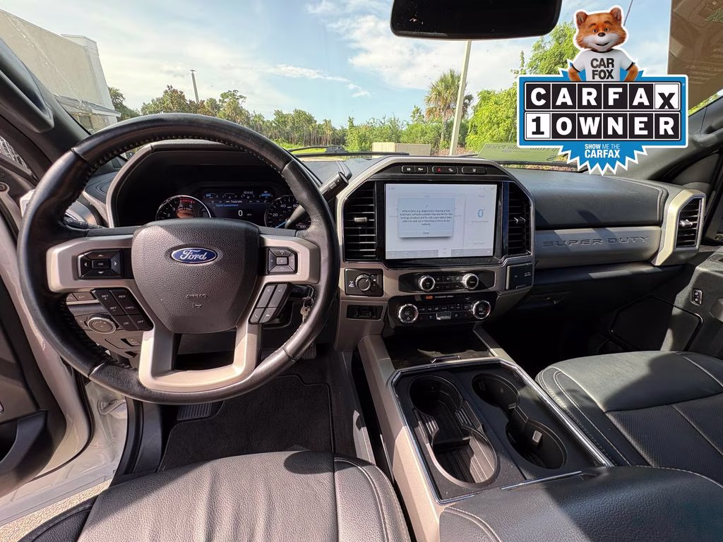 2022 White Metallic Ford Super Duty F-250 SRW Lariat 4X4 Truck