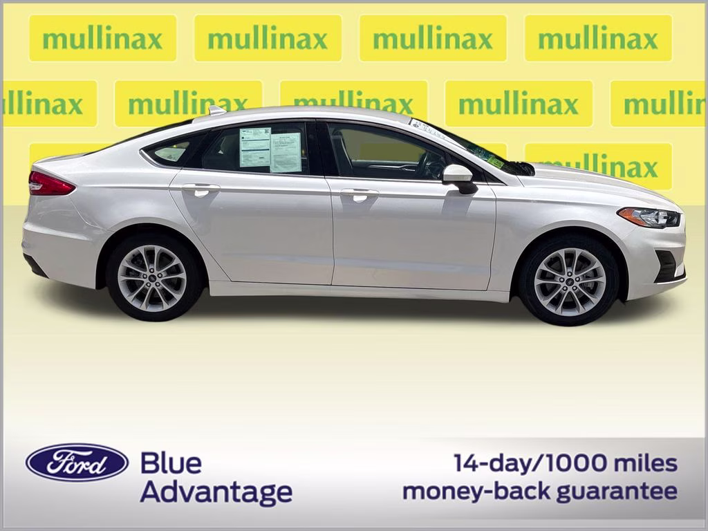 2020 White Platinum Clearcoat Metallic Ford Fusion Hybrid SE FWD Sedan