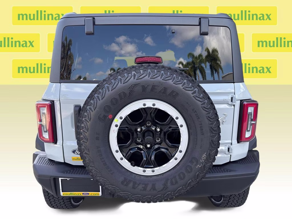 2026 Avalanche Gray Ford Bronco Badlands 4X4 SUV