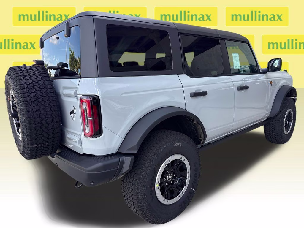 2026 Avalanche Gray Ford Bronco Badlands 4X4 SUV