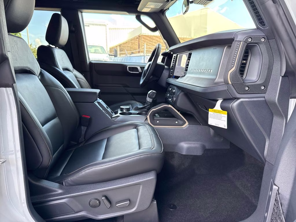 2026 Avalanche Gray Ford Bronco Badlands 4X4 SUV
