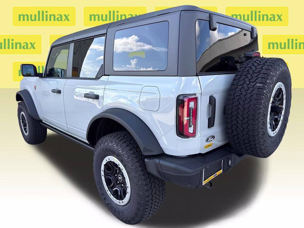 2026 Avalanche Gray Ford Bronco Badlands 4X4 SUV