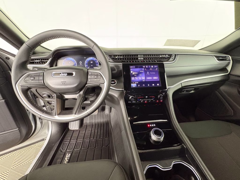 2025 Silver Zynith Jeep Grand Cherokee L Laredo RWD SUV