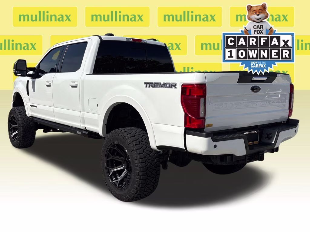 2022 White Metallic Ford Super Duty F-250 SRW Lariat 4X4 Truck