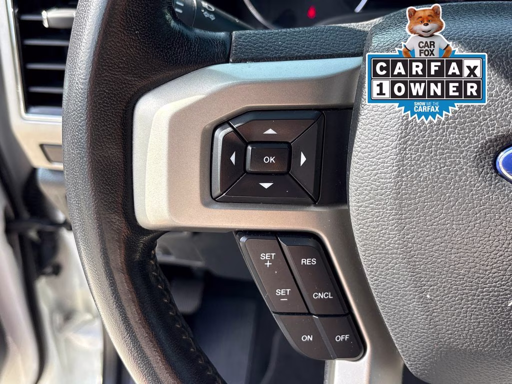 2022 White Metallic Ford Super Duty F-250 SRW Lariat 4X4 Truck