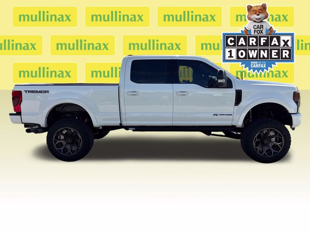 2022 White Metallic Ford Super Duty F-250 SRW Lariat 4X4 Truck