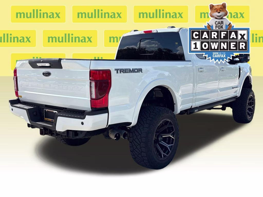 2022 White Metallic Ford Super Duty F-250 SRW Lariat 4X4 Truck