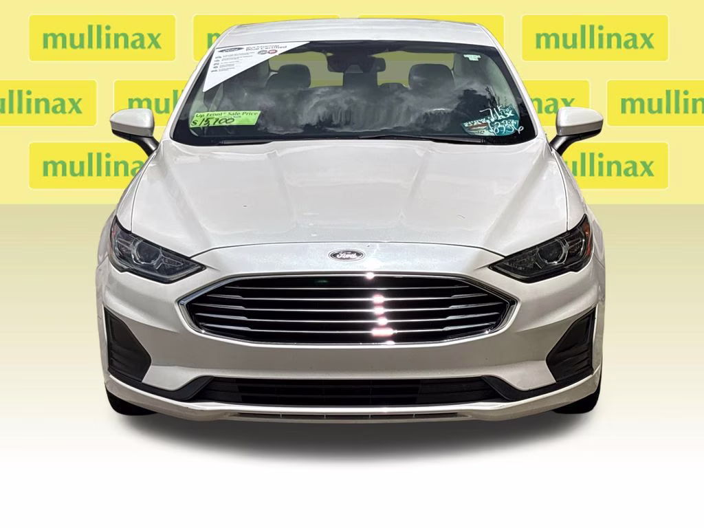 2020 White Platinum Clearcoat Metallic Ford Fusion Hybrid SE FWD Sedan