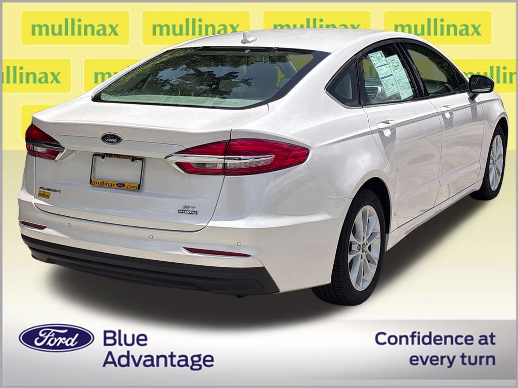 2020 White Platinum Clearcoat Metallic Ford Fusion Hybrid SE FWD Sedan
