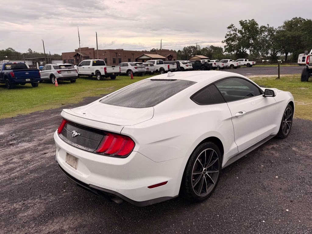 2020 Oxford White Ford Mustang EcoBoost RWD Coupe