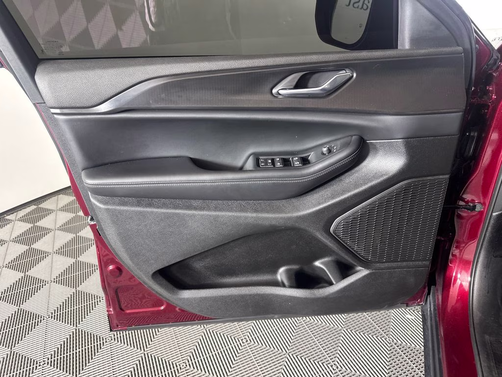 2025 Velvet Red Pearlcoat Jeep Grand Cherokee L Laredo 4X4 SUV