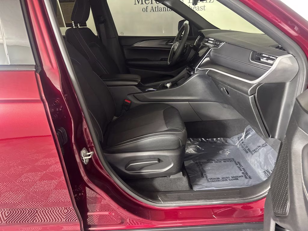 2025 Velvet Red Pearlcoat Jeep Grand Cherokee L Laredo 4X4 SUV